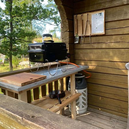 Timrad Stuga I Kanten Av Skogen Med Spa Moejlighet Mullsjö 外观 照片