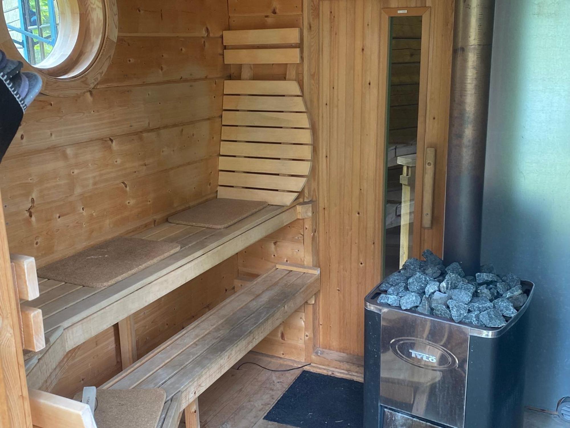 Timrad Stuga I Kanten Av Skogen Med Spa Moejlighet Mullsjö 外观 照片