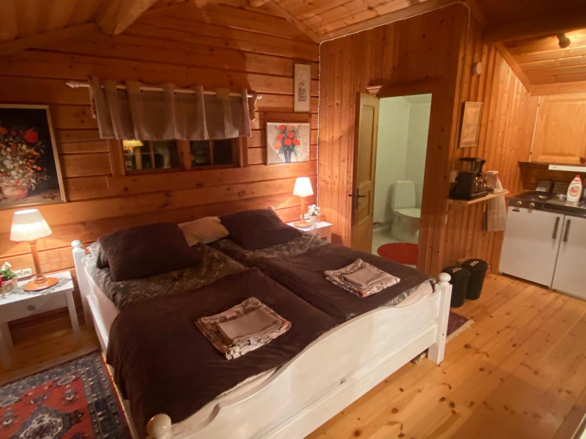 Timrad Stuga I Kanten Av Skogen Med Spa Moejlighet Mullsjö 外观 照片