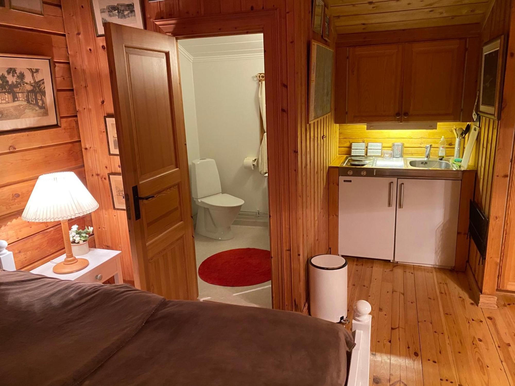 Timrad Stuga I Kanten Av Skogen Med Spa Moejlighet Mullsjö 外观 照片