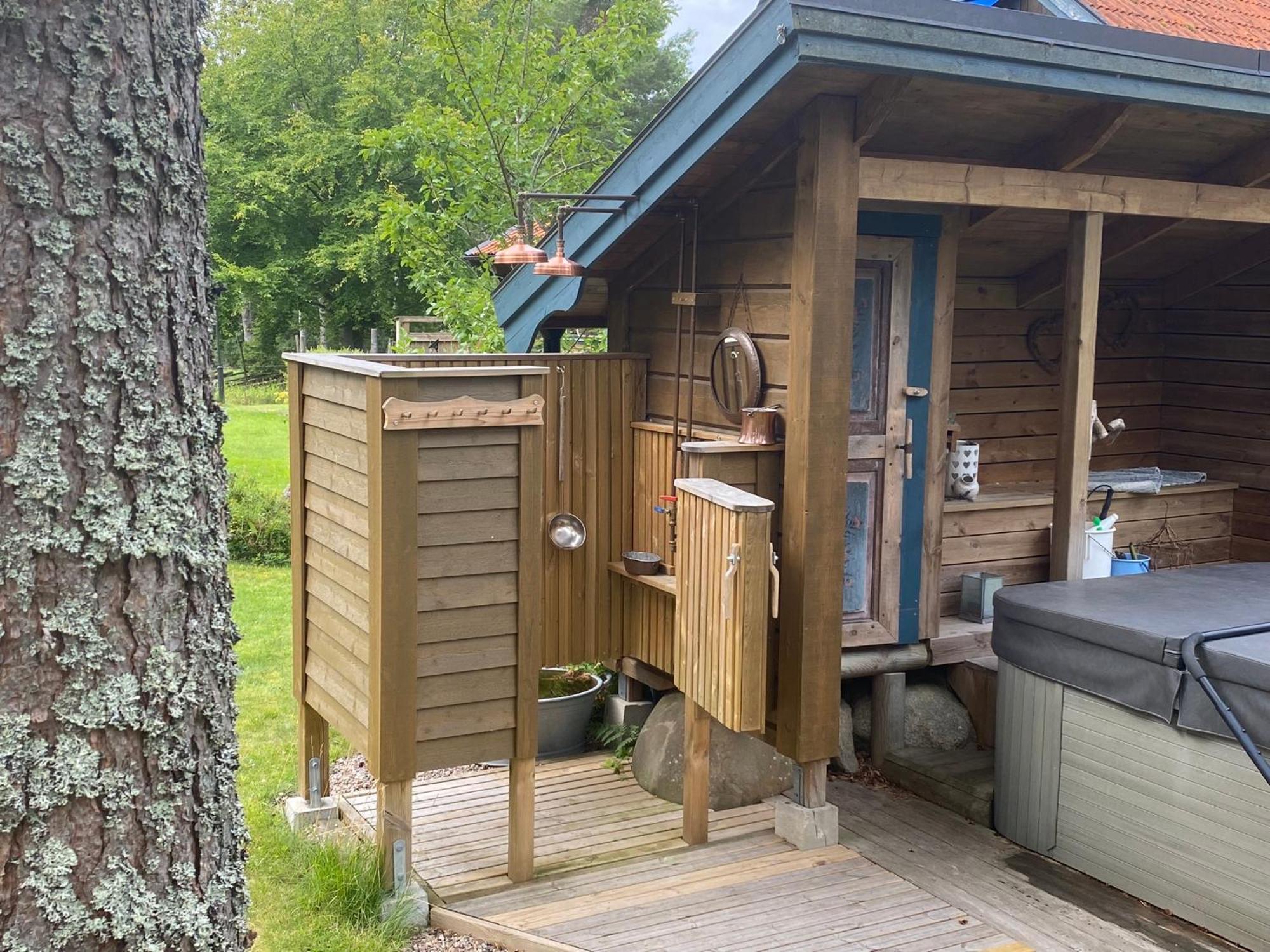 Timrad Stuga I Kanten Av Skogen Med Spa Moejlighet Mullsjö 外观 照片